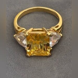 EDCO Elegant Yellow and White Gold Ring size 9 1/4